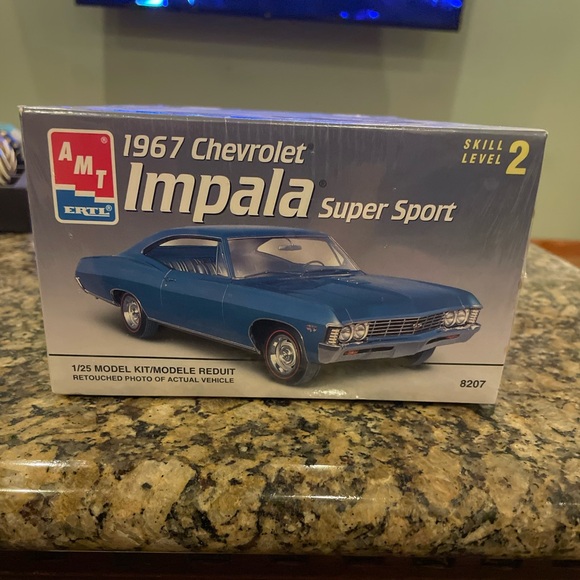 1967 Chevrolet Impala Super Sport AMT 1/25 Scale Kit #8207, Complete & Unstarted - Picture 3 of 6